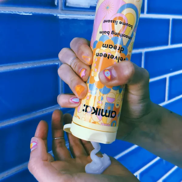 velveteen dream smoothing balm to tame frizzy hair - Image 4